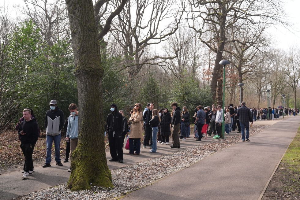 Meningitis vaccine queue Kent