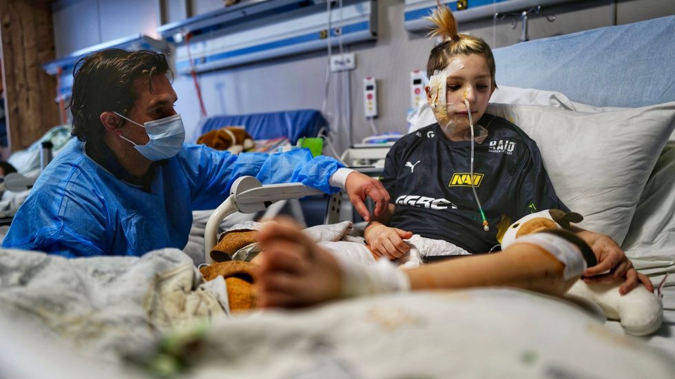 Mercer was in and around Irpin, Bucha and Kyiv visiting wounded Ukrainian veterans and local MPs.