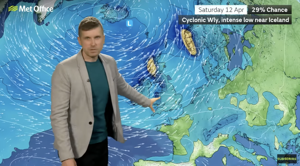 Met Office meteorologist Alex Burkill describes a change in the weather