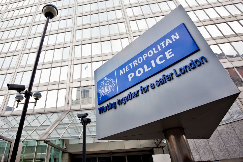 Met Police arrest three men on suspicion of aiding Russian intelligence