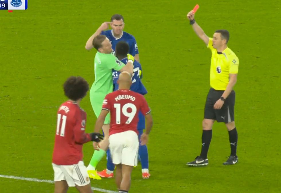 Michael Keane continued the argument even after Idrissa Gueye had been sent off