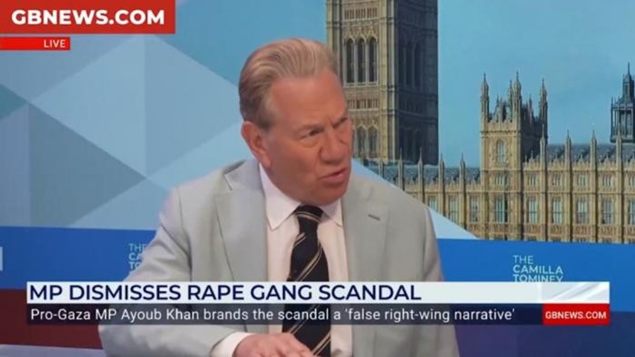 Nigel Farage teams up with Labour peer in bid to force Keir Starmer into grooming gangs public inquiry