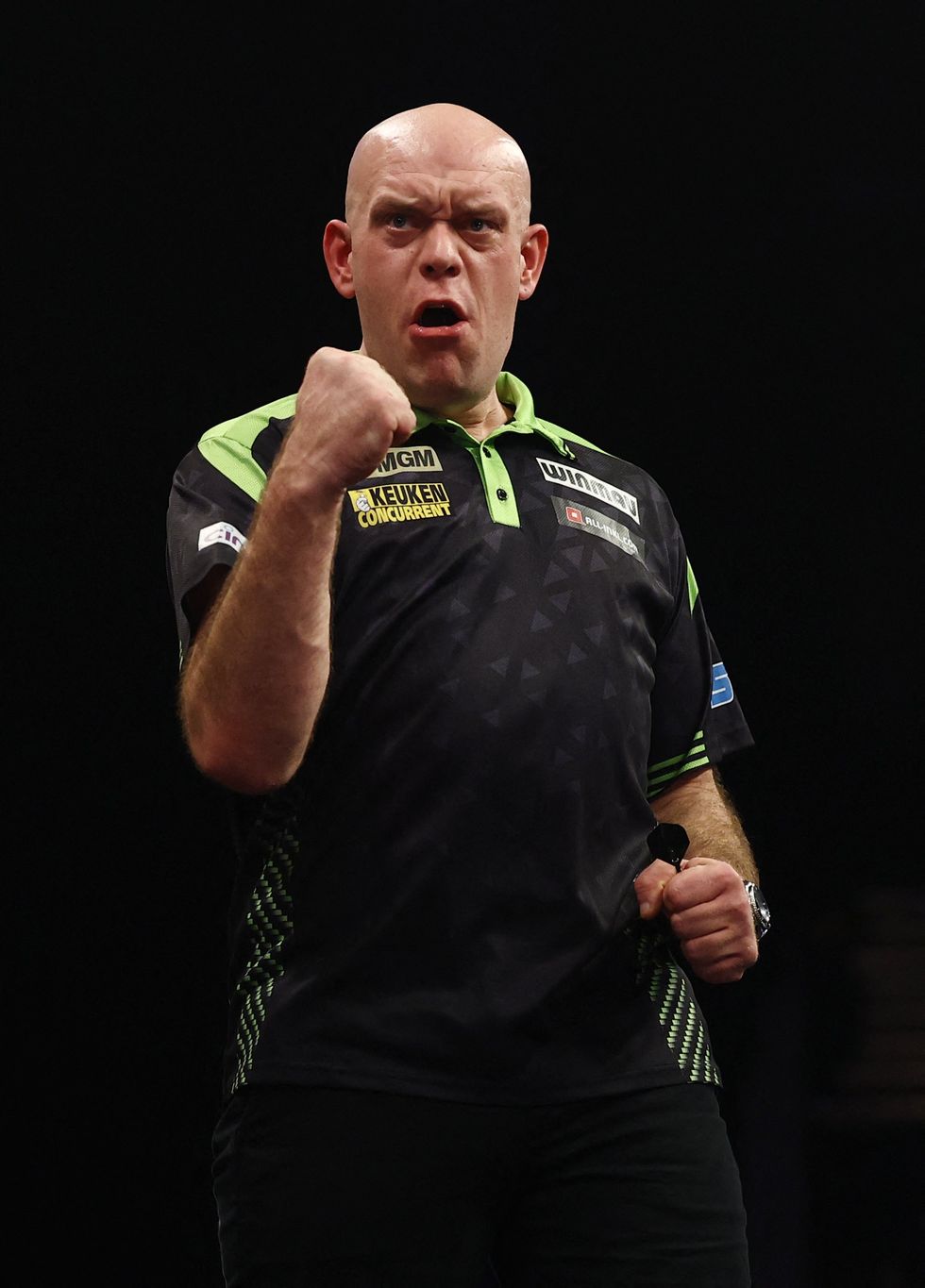 Michael van Gerwen won the first Premier League night this season