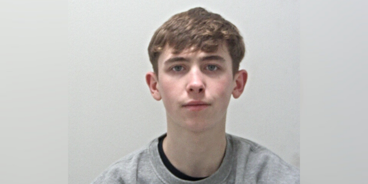 NextImg:Lancashire police urge public 'do not approach' on-the-run 19-year-old after chemical attack