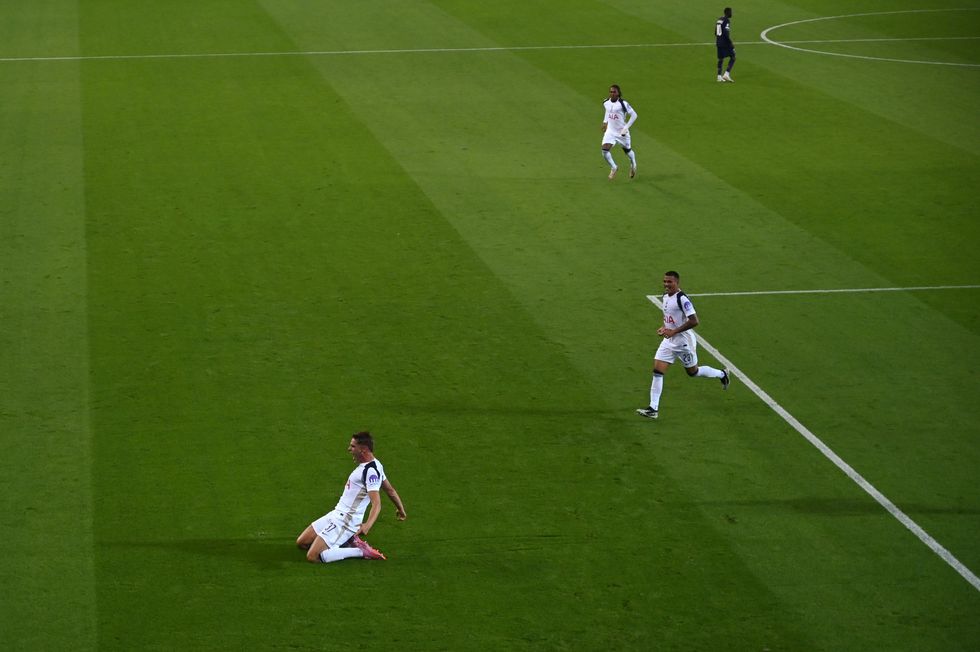 Micky van de Ven, Pedro Porro