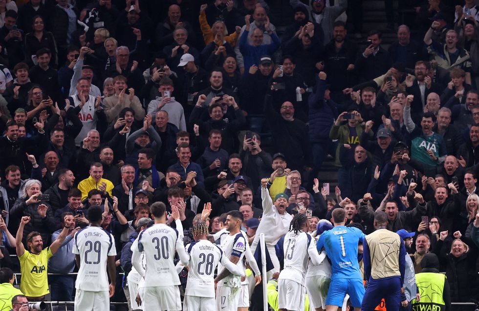 Micky van de Ven scored an incredible solo effort from just outside his own box