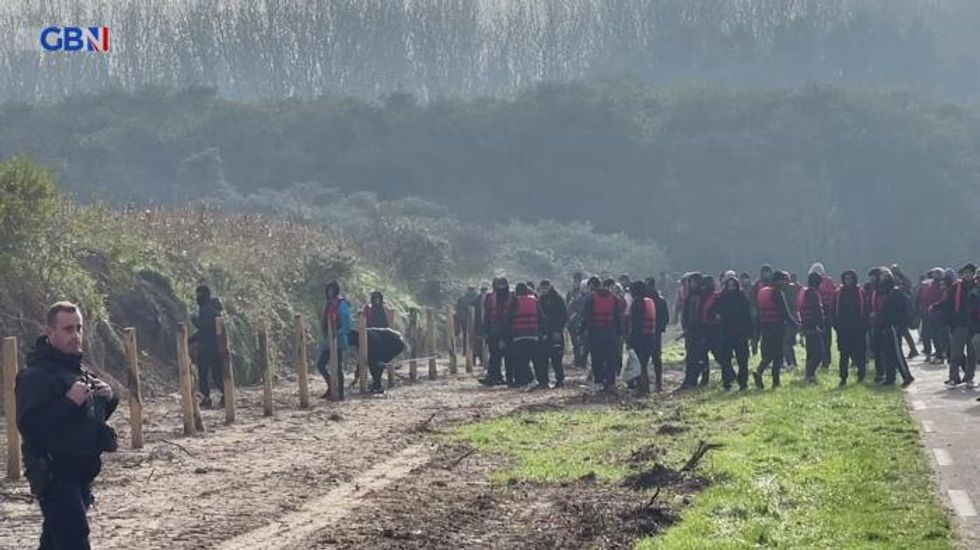Channel migrants CLASH with french police as authorities frustrate attempts at mass launch of small boats