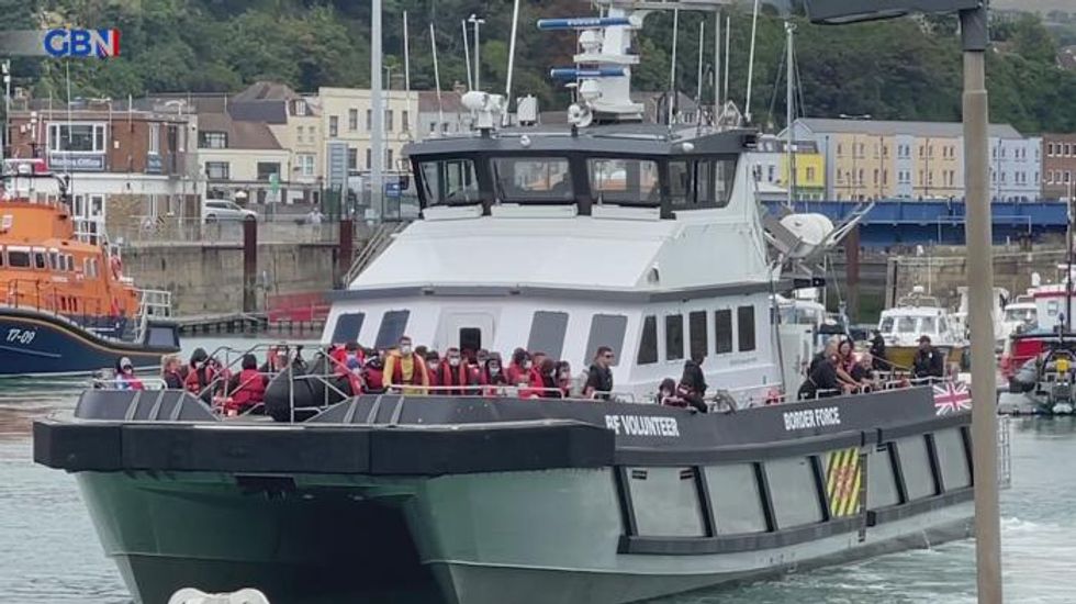 Number of people arriving in UK on small boats has passed 25,000 after another 915 crossed on Saturday