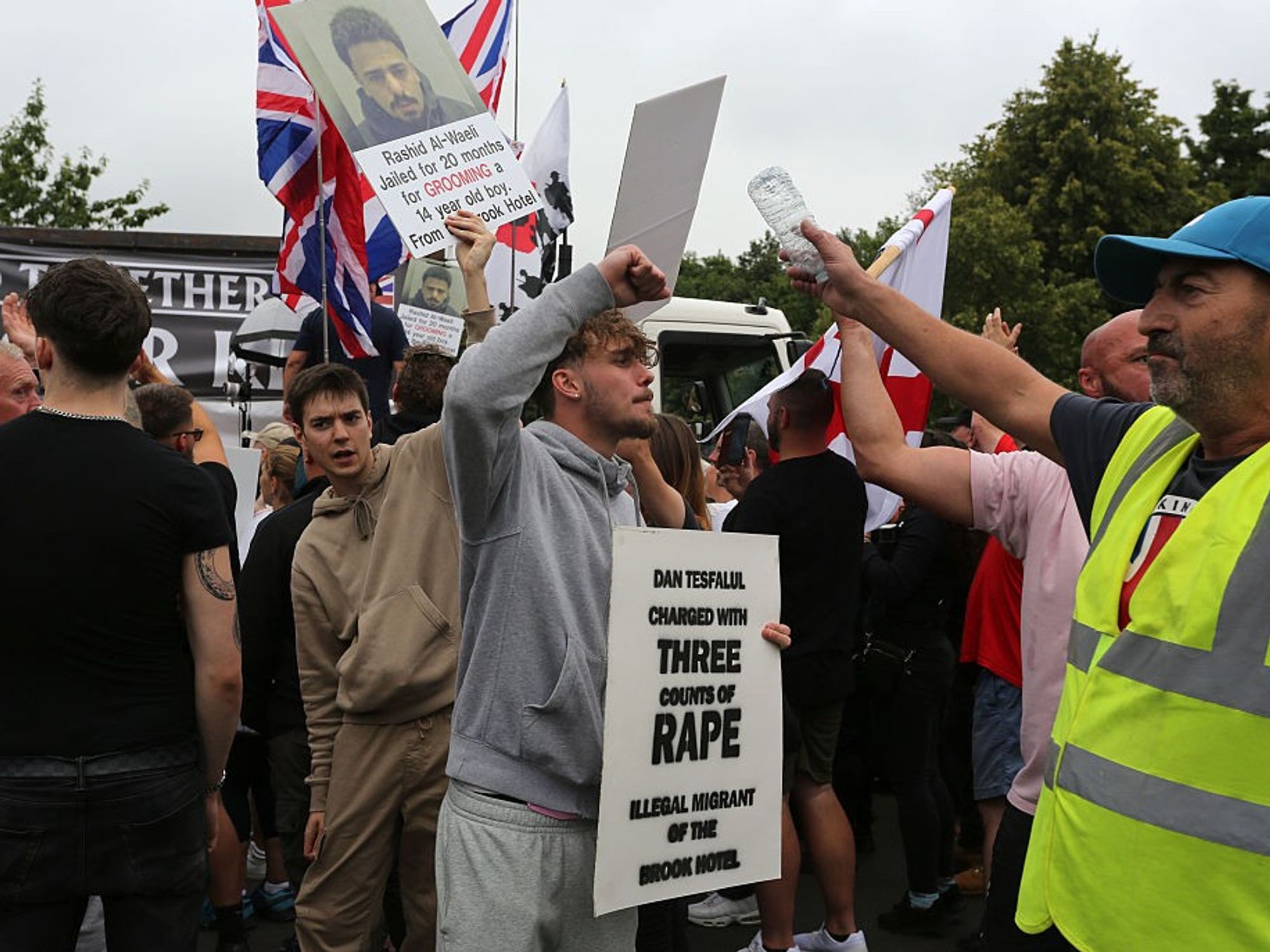 Migrant hotel protesters