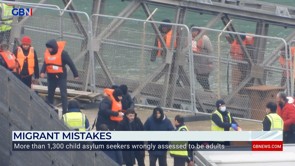 Migrants arrive on British shores