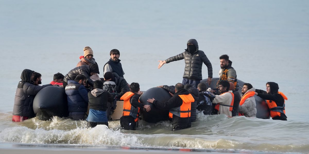 Keir Starmer’s ‘smash the gangs’ policy suffers major setback as 40,000 asylum seekers cross Channel this year Keir Starmer’s ‘smash the gangs’ policy suffers major setback as 40,000 asylum seekers cross Channel this year