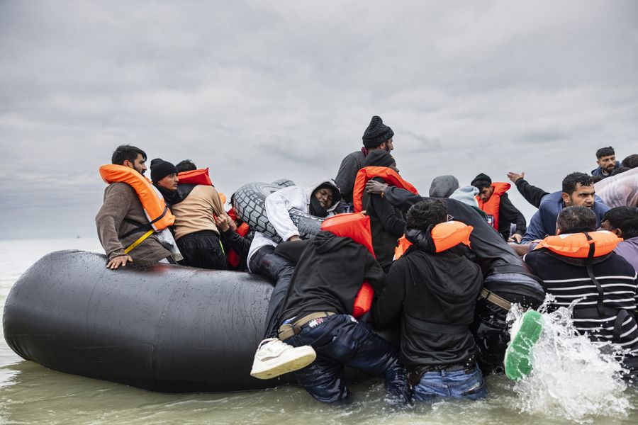 Migrants leaving for the UK from France