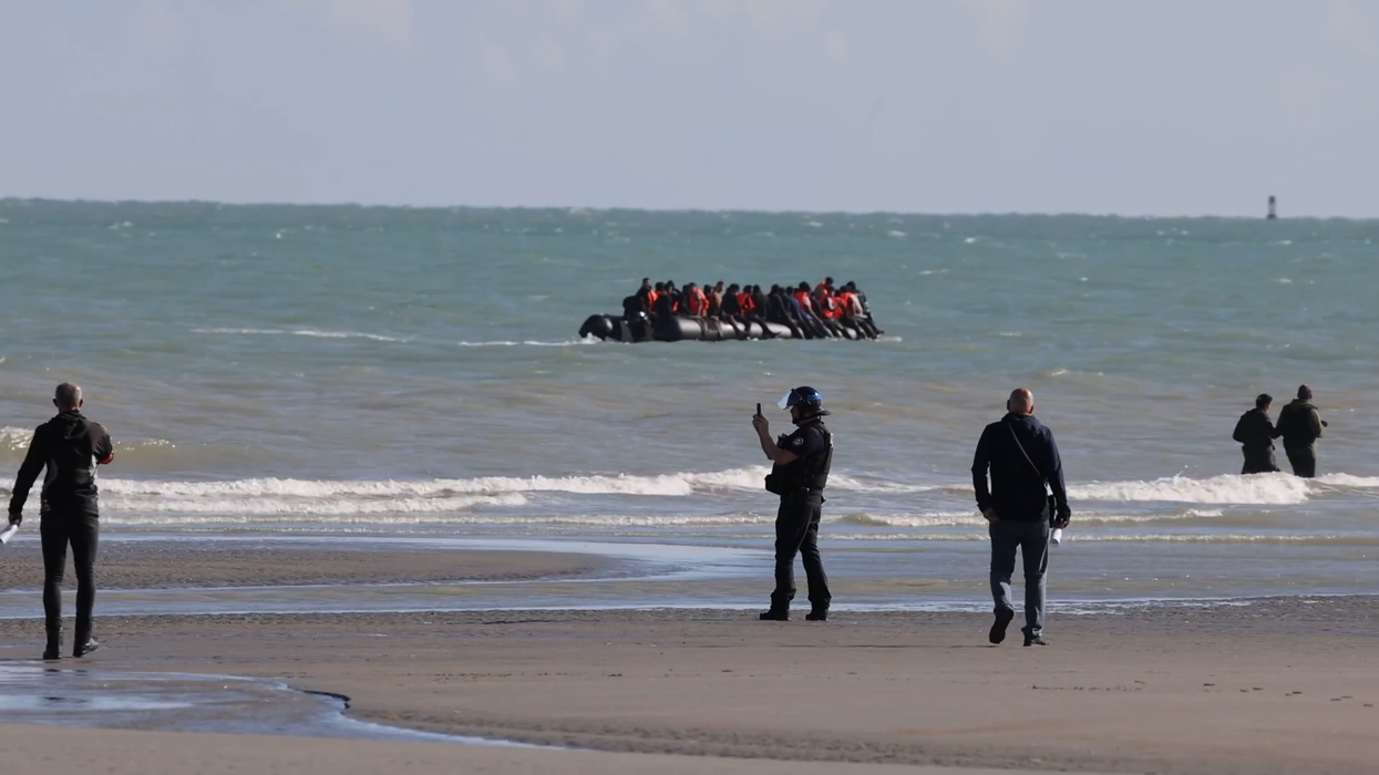 Migrants leaving France