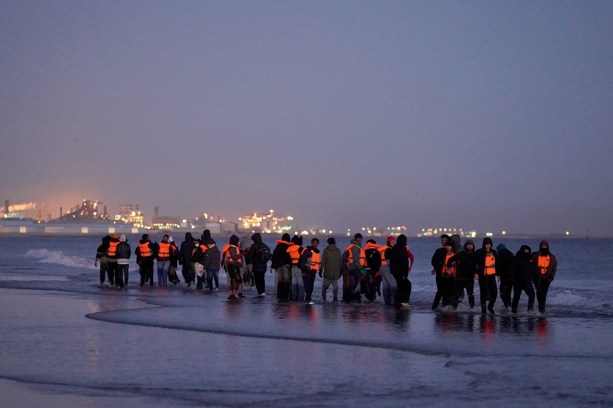 Migrants waiting on the beaches near Calais
