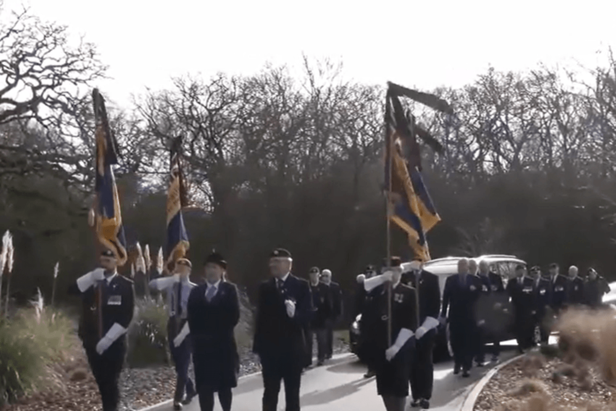 Military personnel have gathered in Hampshire to give a fond farewell to D-Day veteran Jim Justice