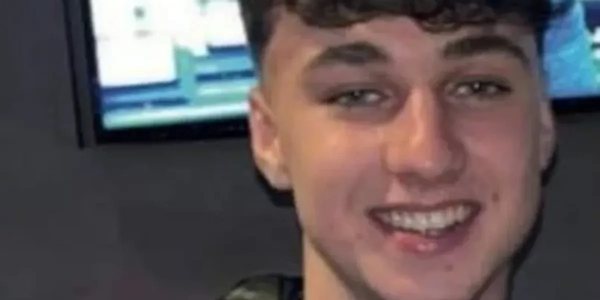 NextImg:British teenager missing in Tenerife following night out after his phone battery died