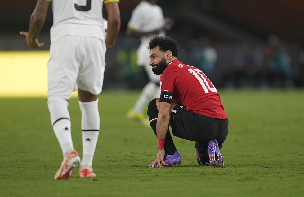 Mohamed Salah felt something in his left thigh