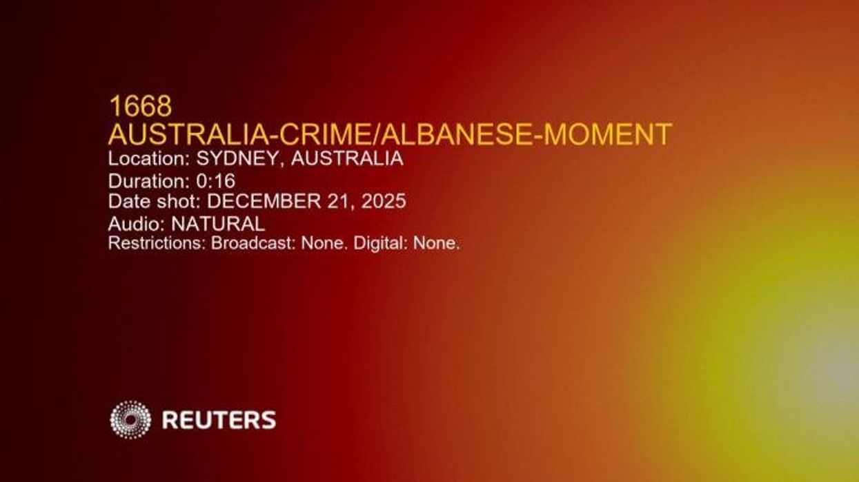 Australian PM Anthony Albanese BOOED while attending Bondi Beach vigil