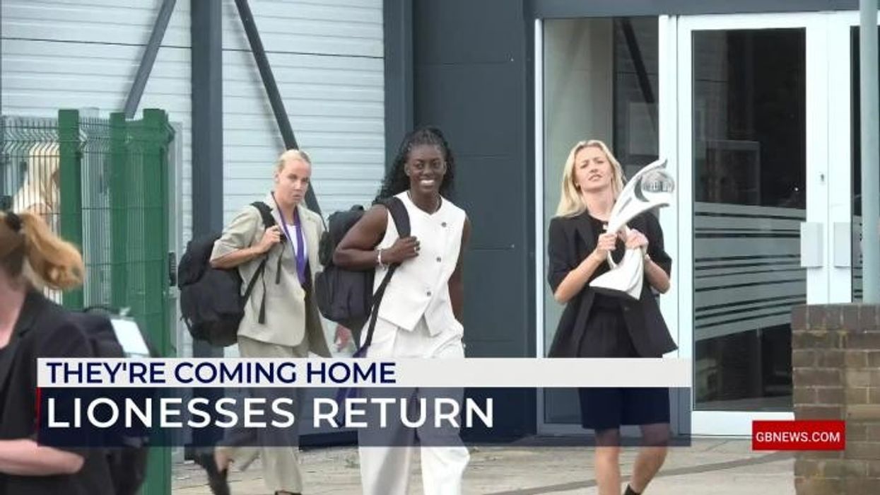 Moment Lionesses arrive home to huge cheers after phenomenal Euro 2025 triumph - WATCH