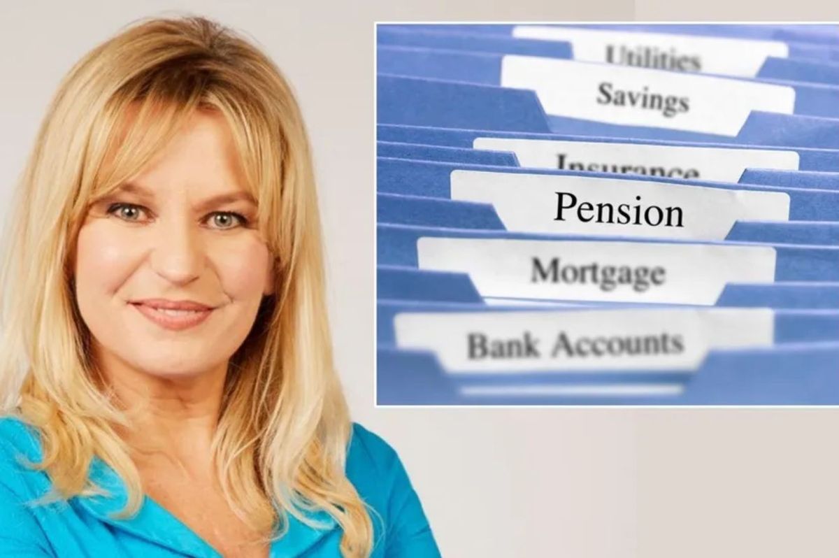 Money expert Jasmine Birtles next to pension folder