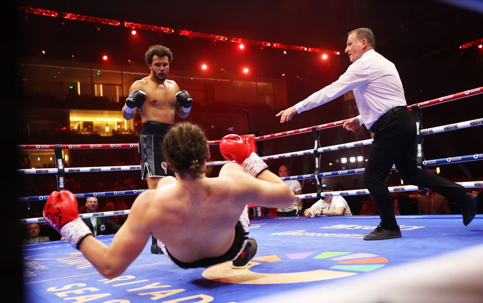 Moses Itauma knocked Ilja Mezencev out in the second round