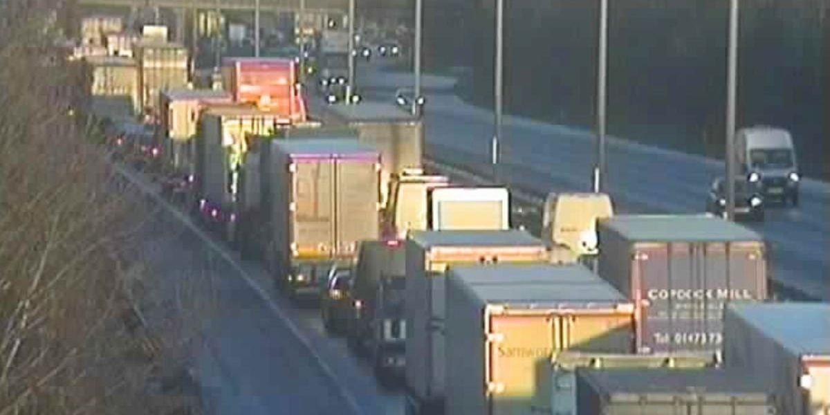 Motorists face traffic havoc as snow and ice forces major roads to shut Motorists face traffic havoc as snow and ice forces major roads to shut