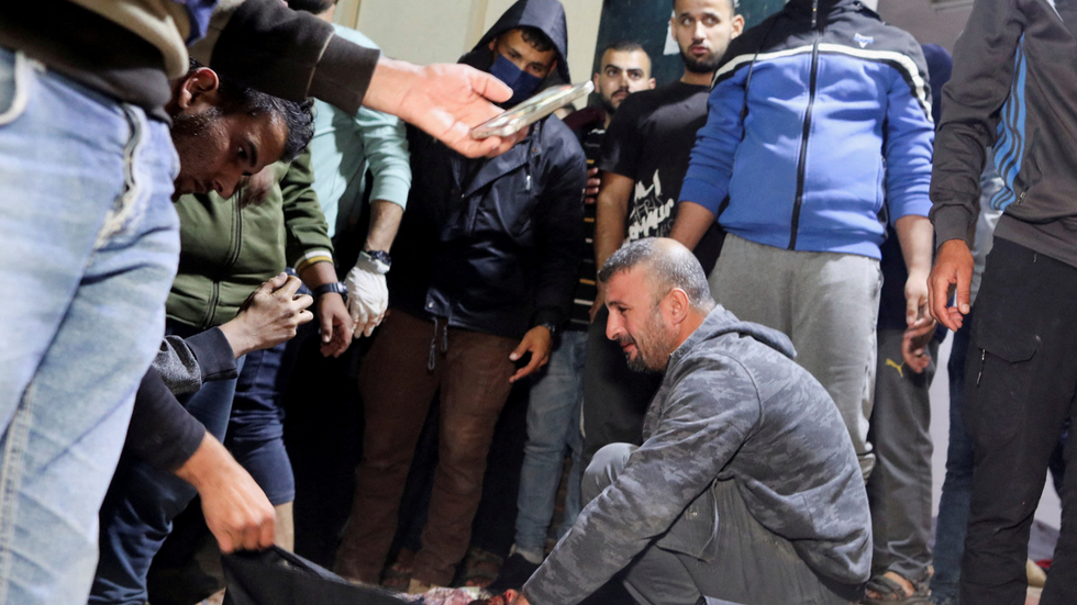 Mourners in Deir al-Balah