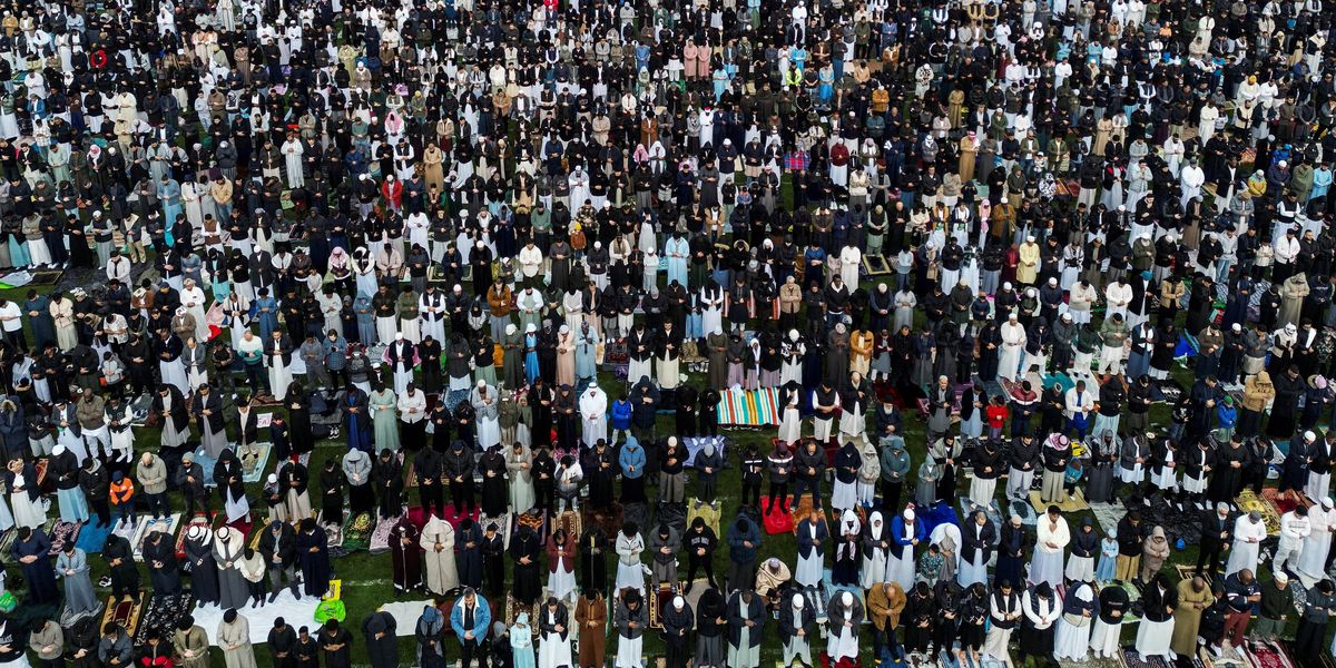 As many as 30,000 Muslims descend on Small Heath Park to celebrate end of Ramadan As many as 30,000 Muslims descend on Small Heath Park to celebrate end of Ramadan