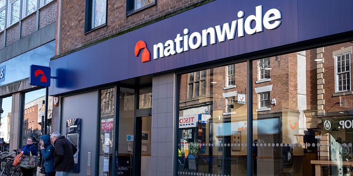 Nationwide announces house price growth holds at 1% as average UK home reaches £273,176 Nationwide announces house price growth holds at 1% as average UK home reaches £273,176