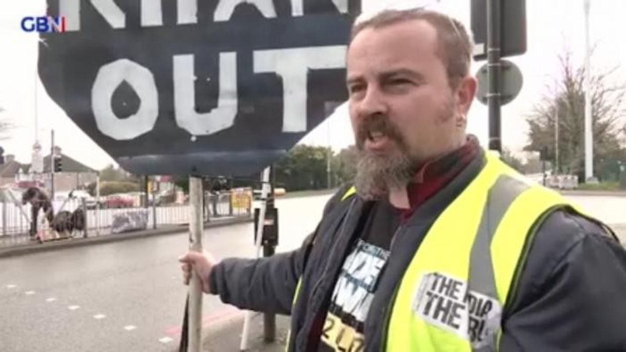 Anti-Ulez protesters take over London borough and block 'every camera' telling drivers to 'do what they normally do without fear'