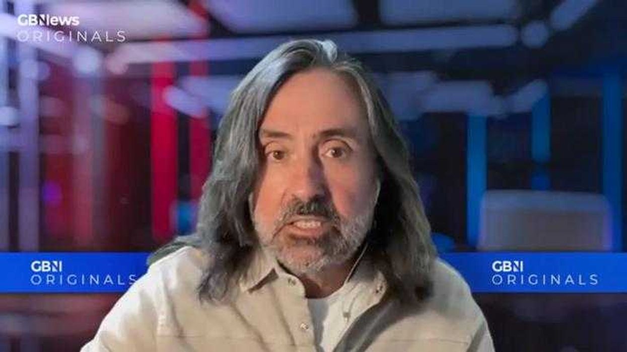 ‘Last bid to end freedom’: Watch Neil Oliver’s chilling digital ID verdict as Keir Starmer prepares to unveil ‘dystopian’ plan