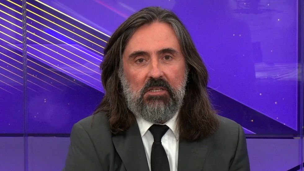 Neil Oliver has paid tribute to Her Majesty following her death.