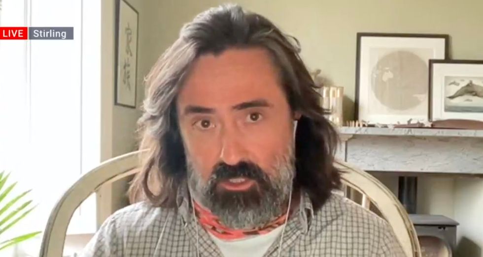 Neil Oliver reacted to Stirling University announcing they would \%22decolonise the curriculum\%22