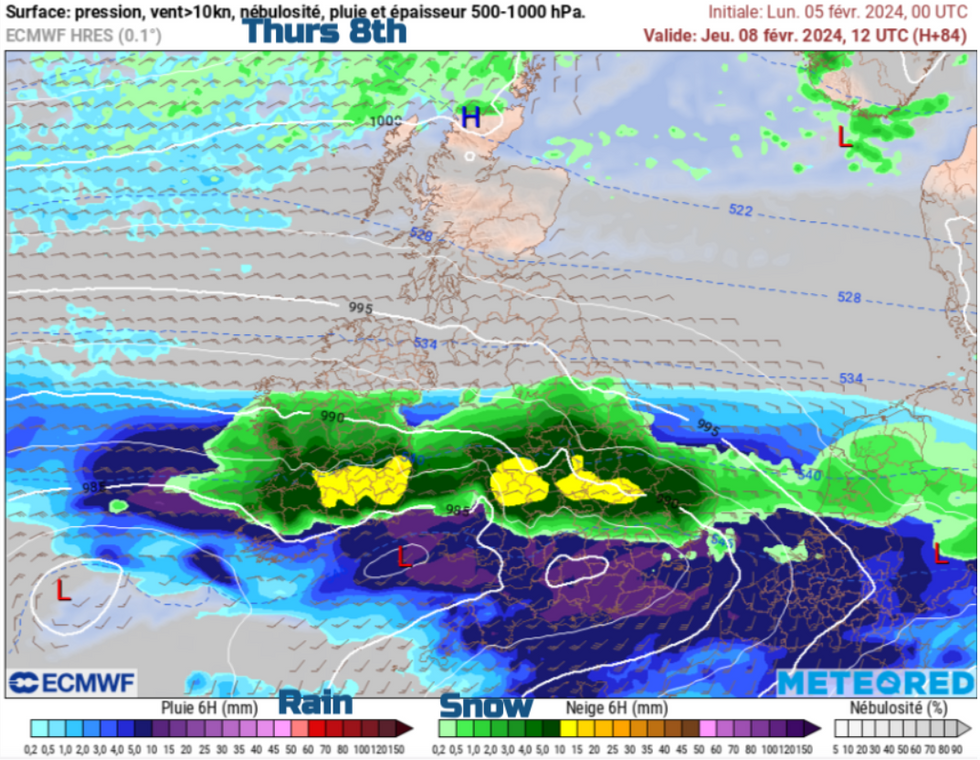 UK snow warning Arctic blast sparks 25cm of heavy snow as Britain gripped by subzero freeze
