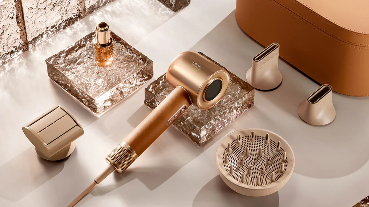 New Dreame Miracle Pro hair dryer with attachments