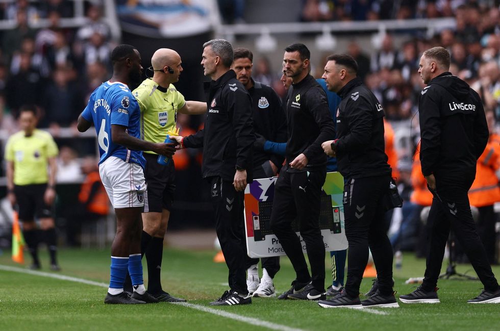 Newcastle vs Sunderland was halted by referee Anthony Taylor