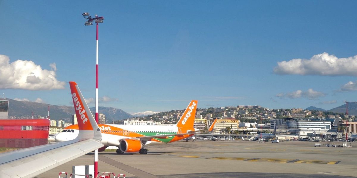NextImg:Mayor demands military be called in to tourist hotspot airport after terrifying easyJet near-miss