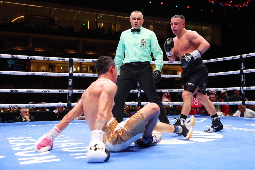 Nick Ball knocked down Rey Vargas in the eighth round