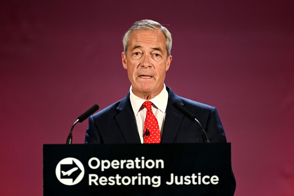 Nigel Farage accuses Keir Starmer of 'colluding' with Emmanuel Macron to 'support illegal migrant invasion'