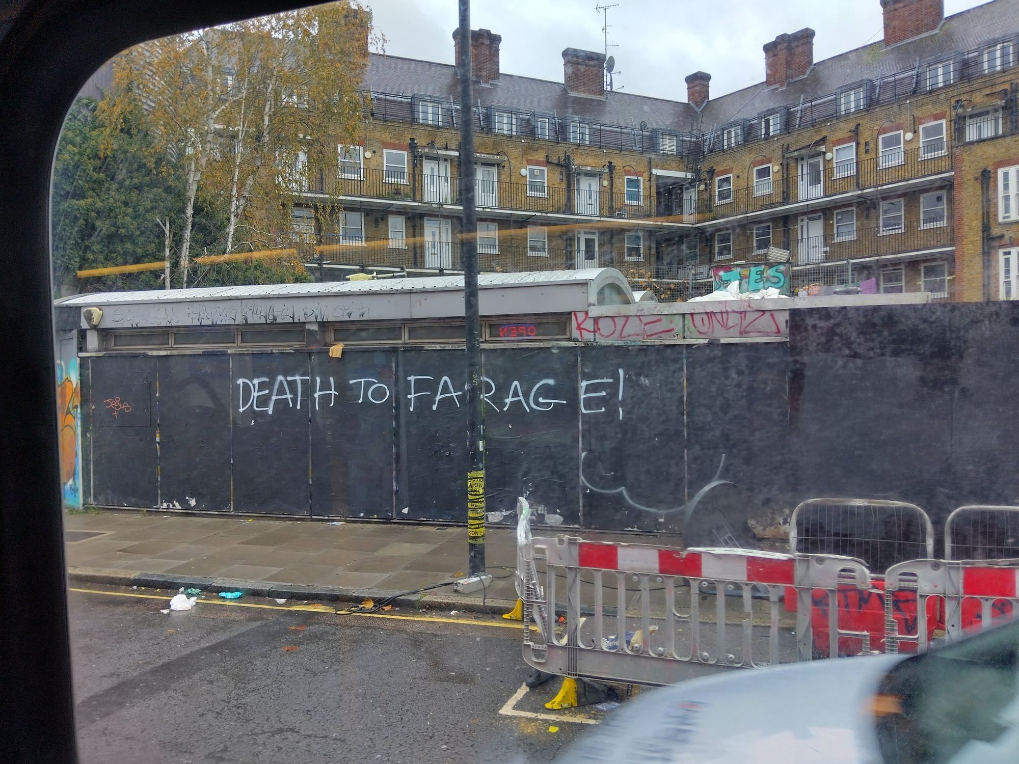 Nigel Farage daeth threat graffiti in London
