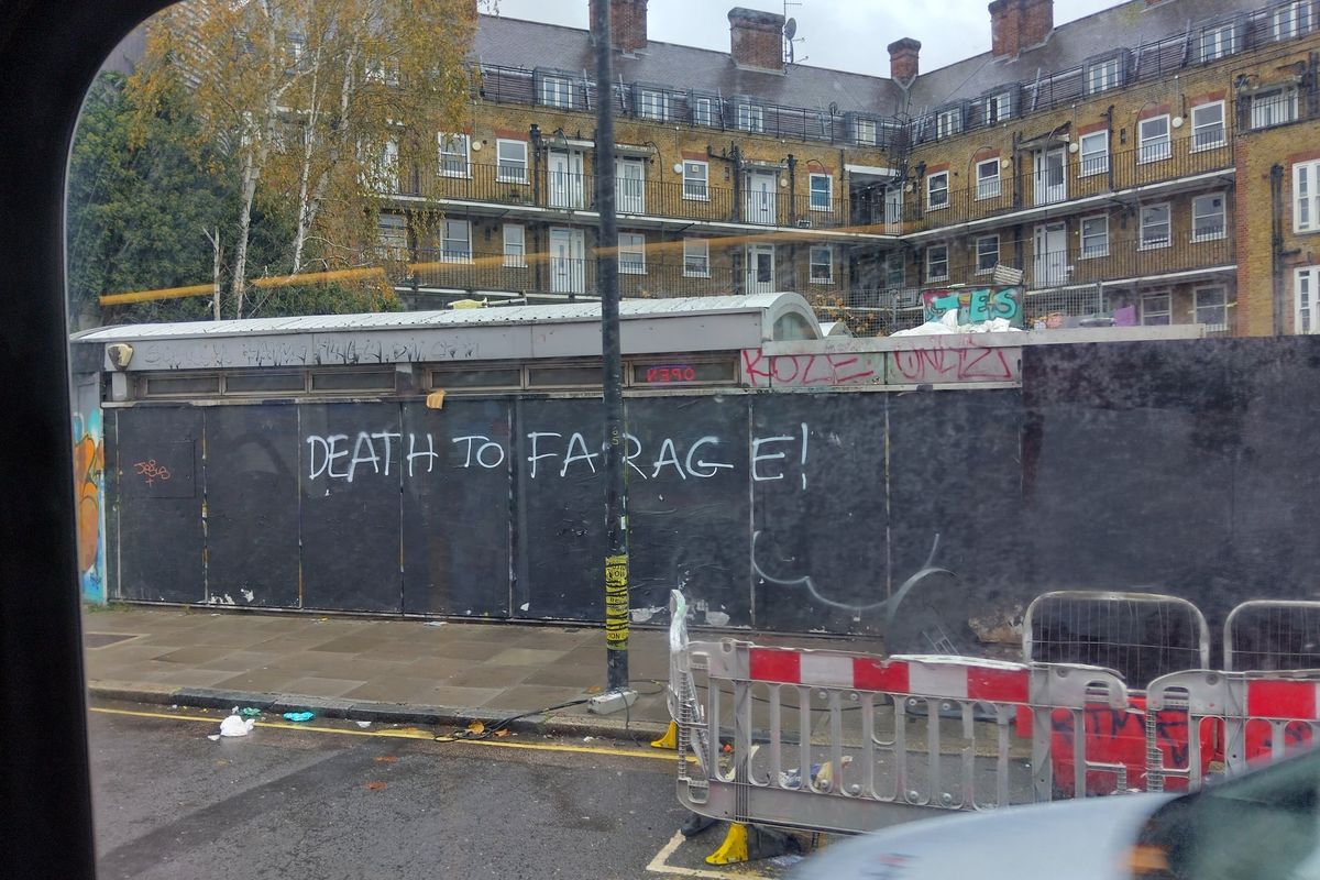Nigel Farage daeth threat graffiti in London