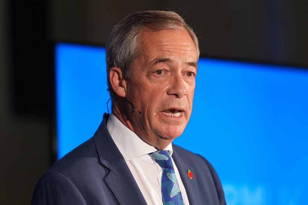 Nigel Farage predicts exact date Labour civil war will force Keir Starmer to call early general election