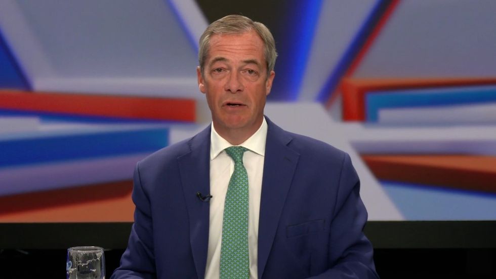 Nigel Farage said Le Pen %22wants back control of France's borders.%22