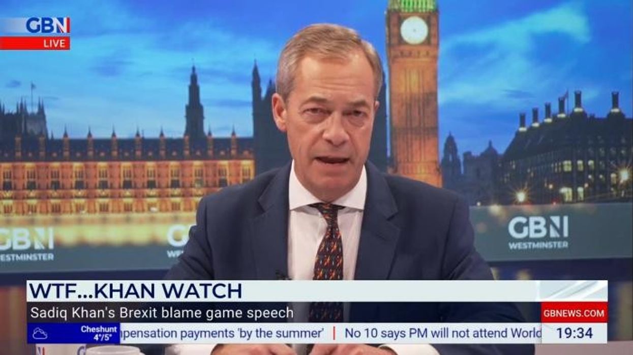 Schools urged to BAN cakes and biscuits in nanny state lunchbox crackdown