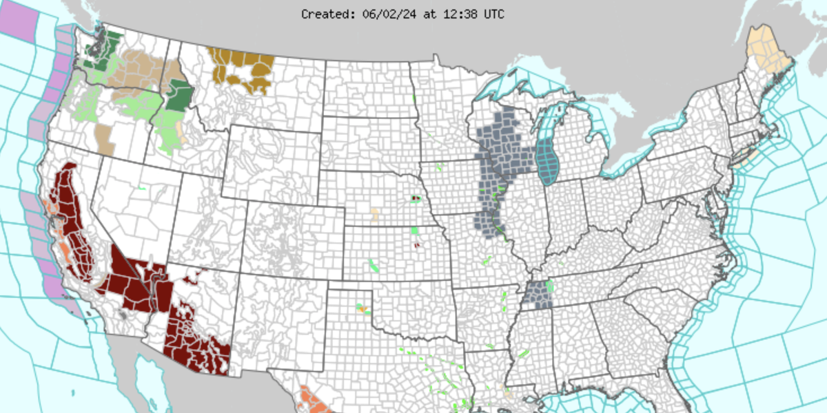 NextImg:US weather forecast: 1,000 mile FLOOD ALERT as America hit by month-long thunder deluge