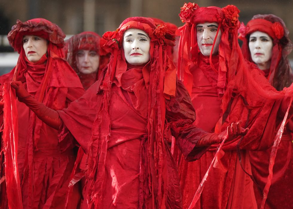 Cop26: Huge crowds of protesters take to the streets to call for climate action