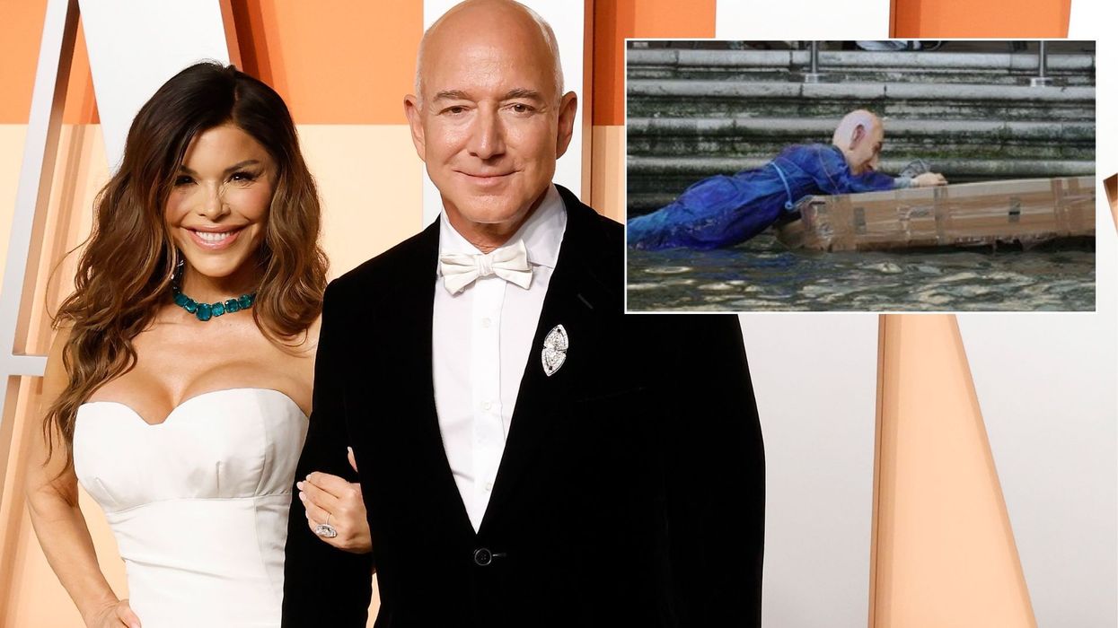 Jeff Bezos wedding protest sees mannequin of Amazon founder floating through Venice amid last-minute plan change