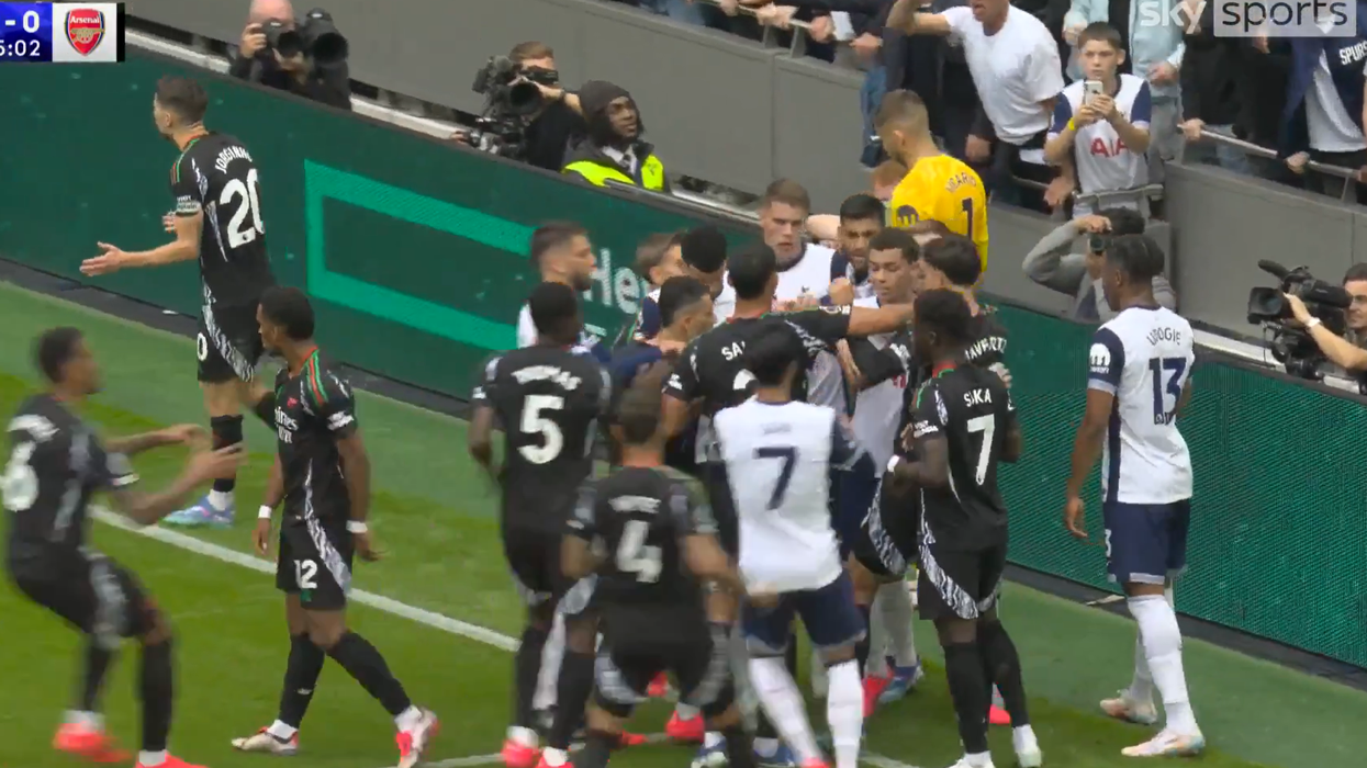 Tottenham and Arsenal chaos as players involved in brawl on pitch