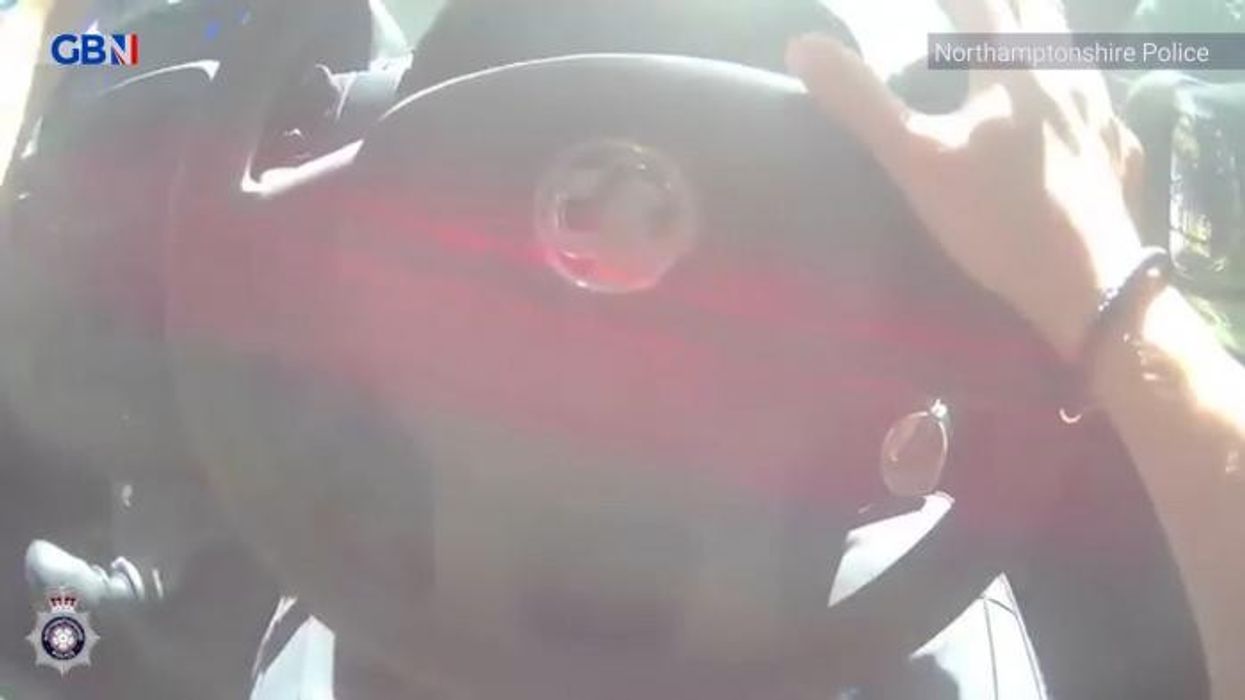 WATCH: Incredible moment police officer commandeers bicycle to chase drug dealer