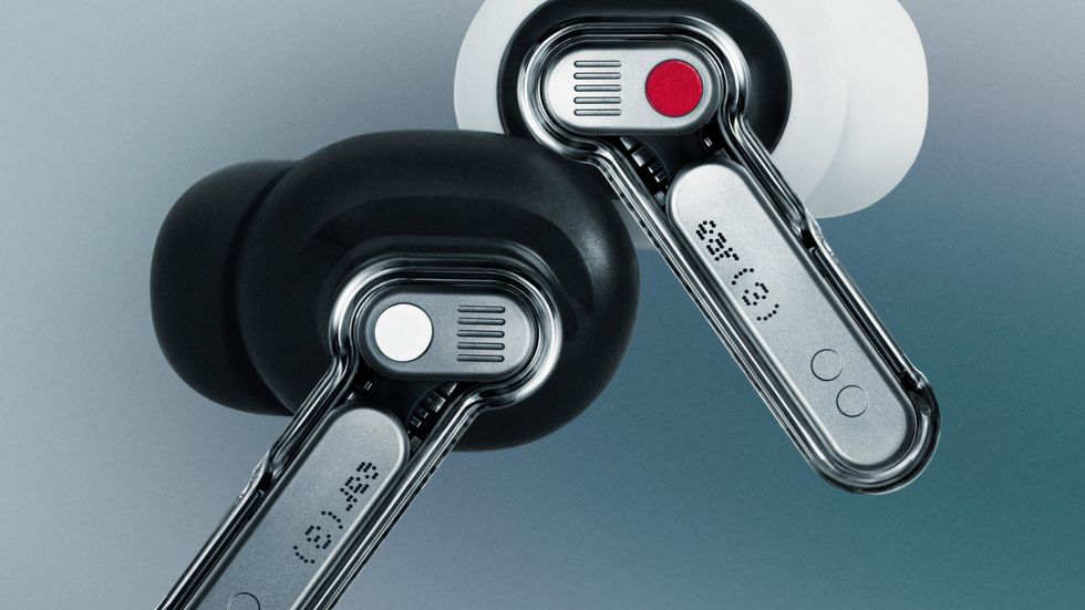 Nothing Ear (3) in Black and White earbud